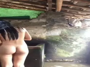Eneng Mau Mandi Dulu