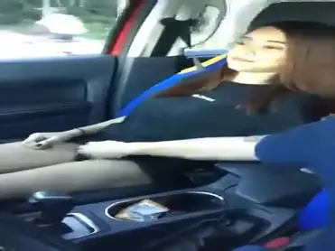 Nekat Ngewe Di Mobil Pas Perjalanan Liburan Keluarga