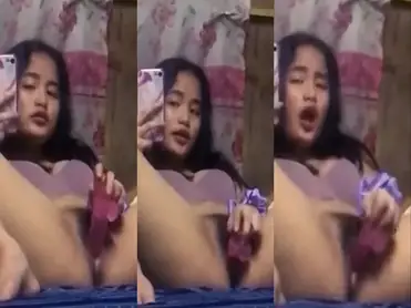 Siswi SMA Colmek Pakai Dildo Hitam Sampai Orgasme